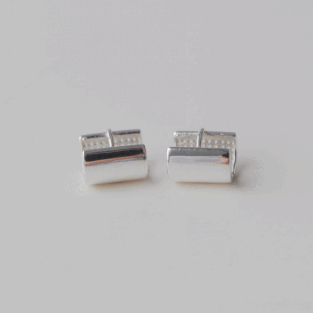 [데일리템] ﻿all silver 커브 스퀘어 화이트 실버 원터치 귀걸이